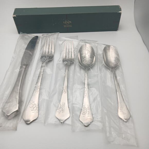 Lenox WILLIAMSBURG CHISWELL II Stainless Flatware 5pc Place Set Korea New In Box - Picture 1 of 3